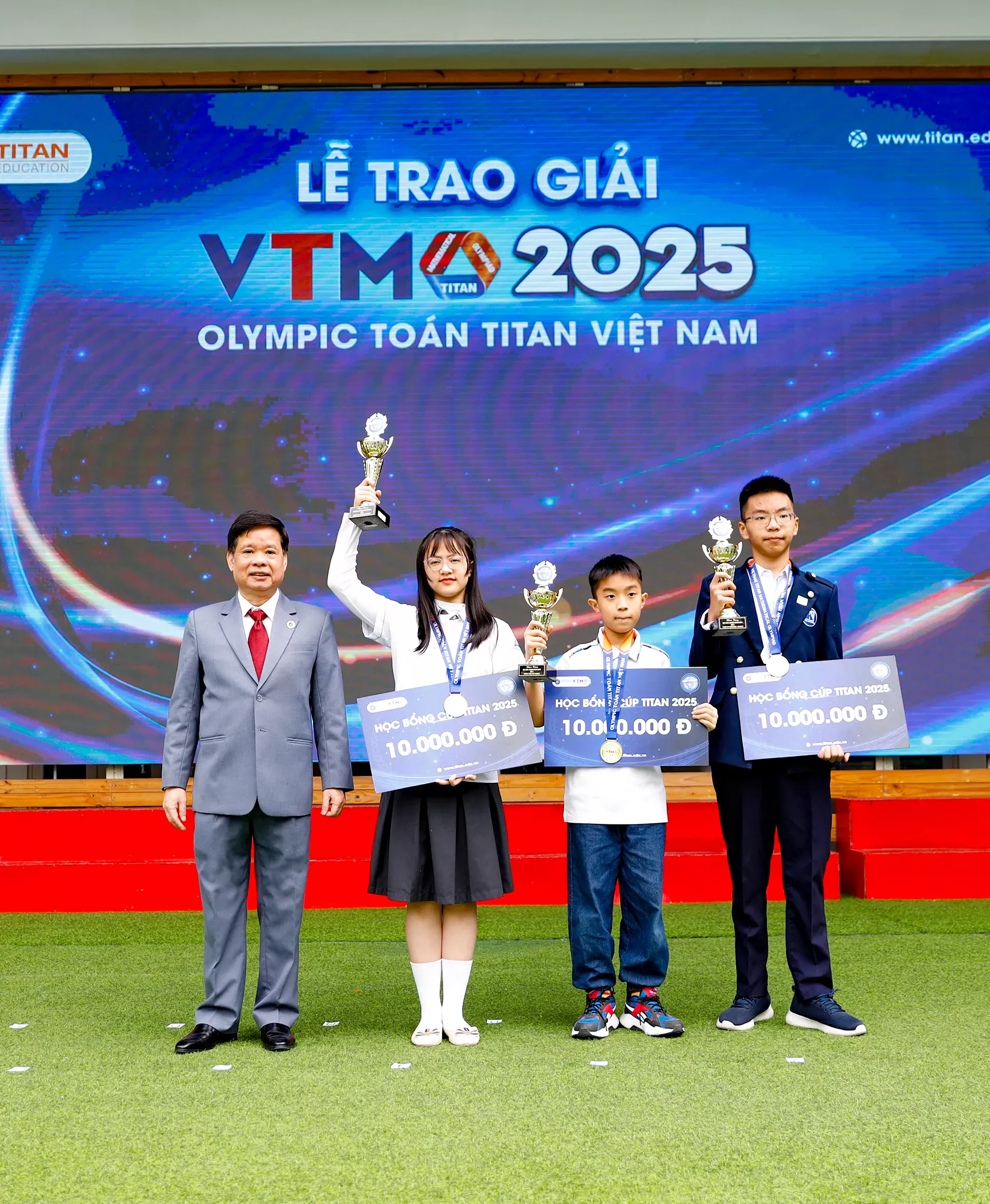 GIẢI THƯỞNG KỲ THI CÚP TITAN 2025